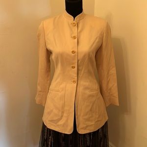 Tahari women blazer.. size S